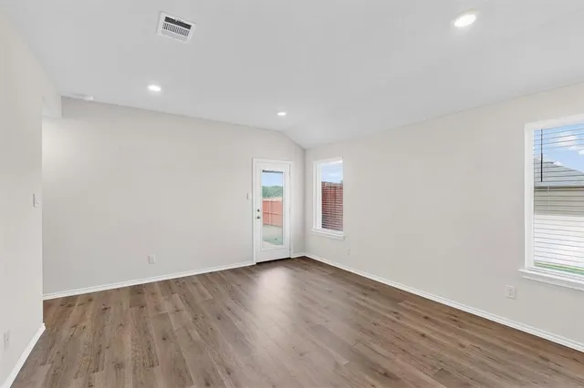 $1,675 | 406 Regiment Road, Sherman, TX 75090