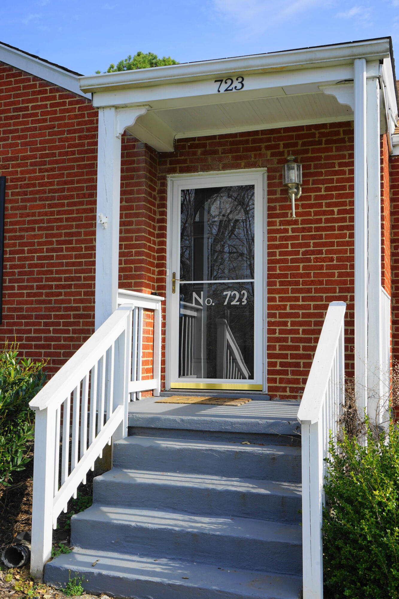 723 Dexter Road Roanoke, VA 24019 - Photo 2 of 33 Let's Go Inside!