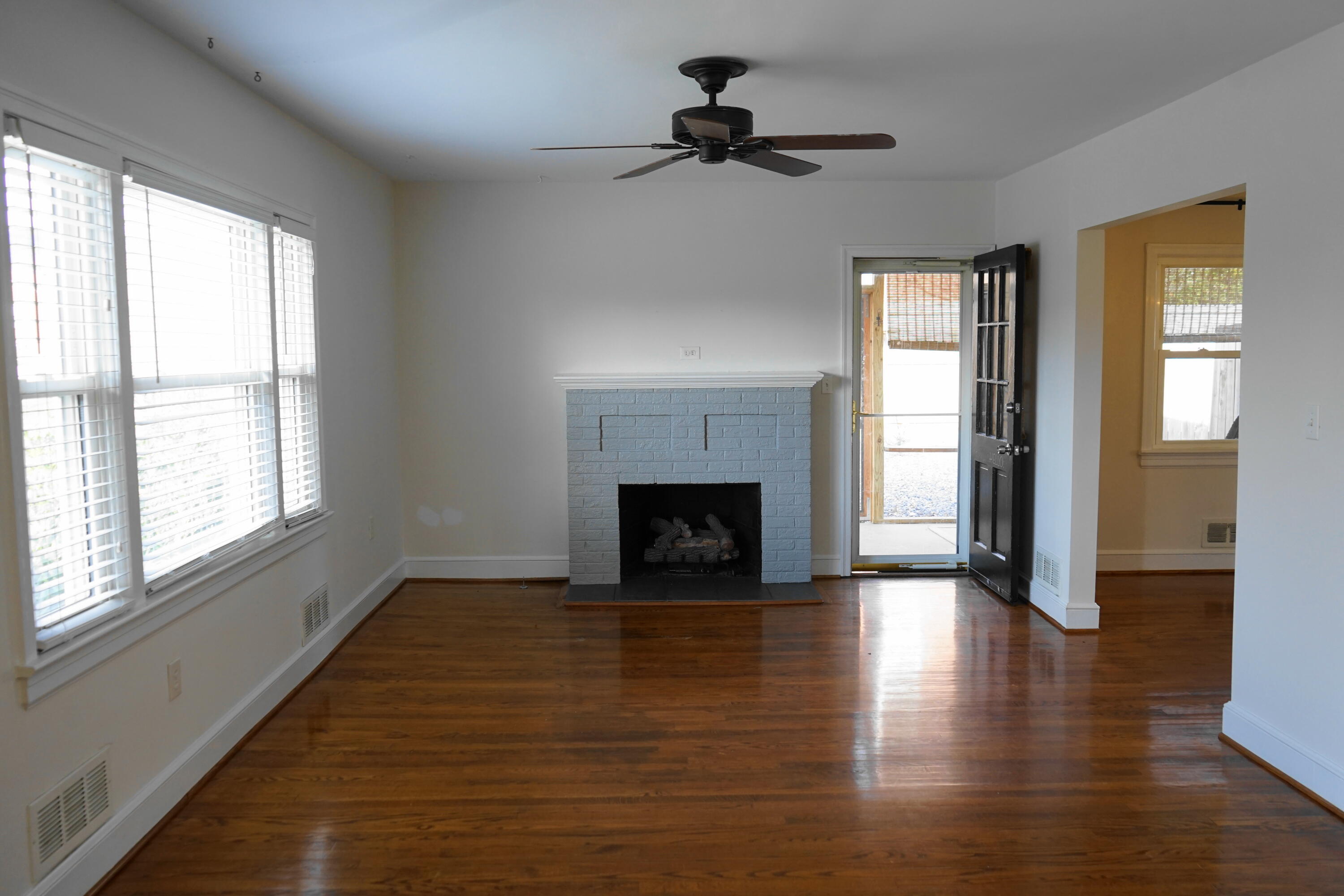 723 Dexter Road Roanoke, VA 24019 - Photo 3 of 33 Welcome Home!