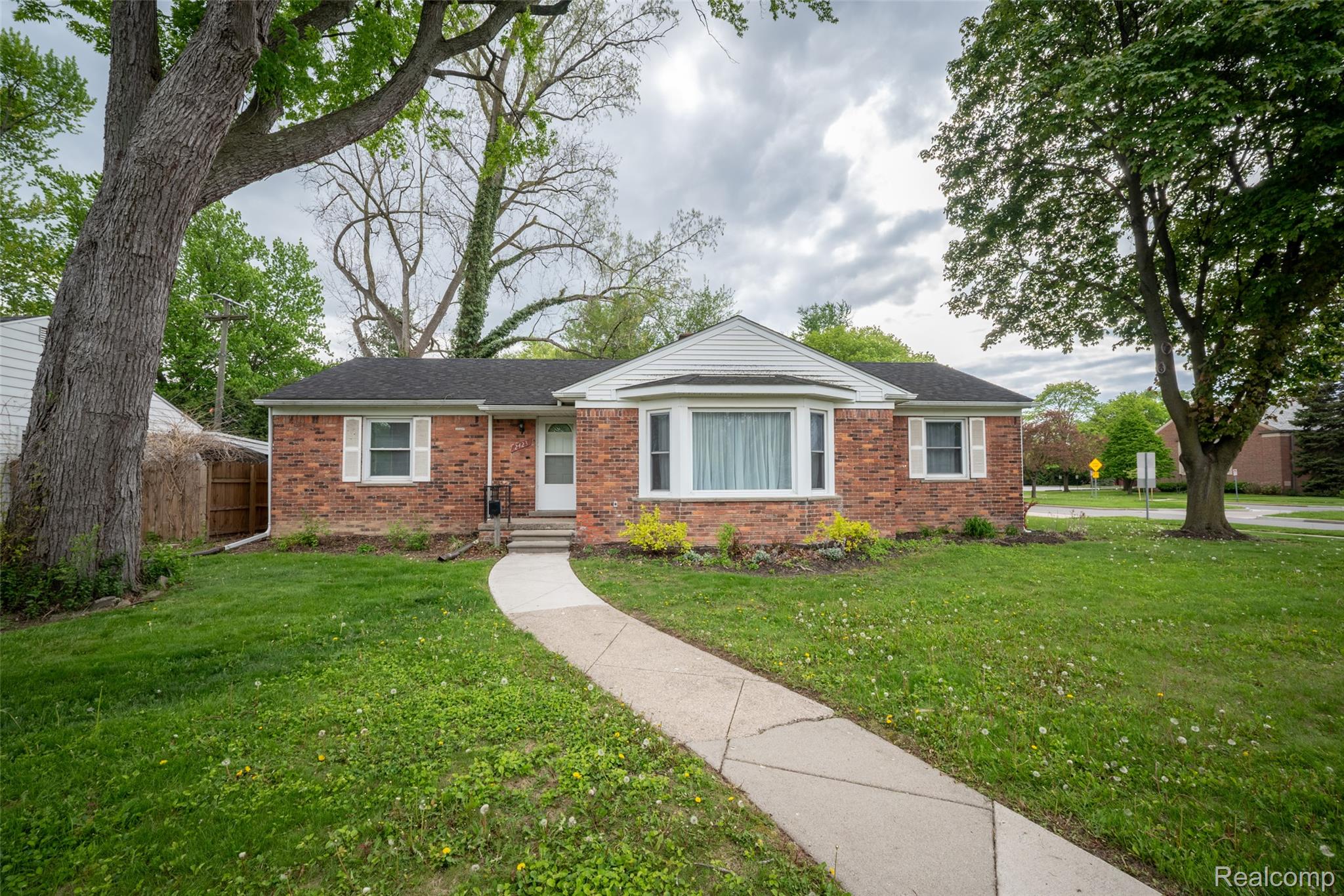 2423 Crooks Road Royal Oak, MI 48073 - Photo 36 of 36 31.jpg