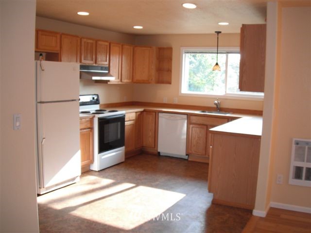 4414 Happy Valley Road Sequim, WA 98382 - Photo 5 of 11 Gallery Image 5