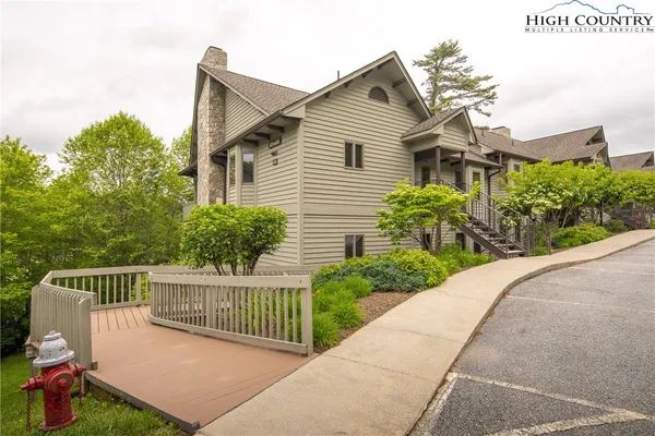 $799,000 | 491 Waterside Drive, Unit 1, Blowing Rock, NC 28605