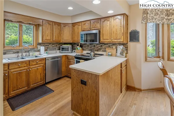 $799,000 | 491 Waterside Drive, Unit 1, Blowing Rock, NC 28605