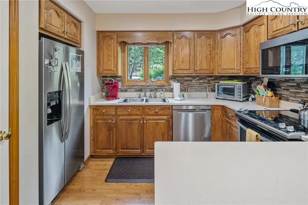 $799,000 | 491 Waterside Drive, Unit 1, Blowing Rock, NC 28605