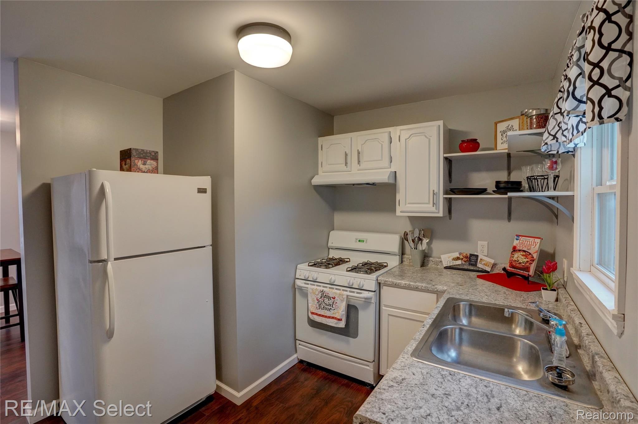 4083 Richfield Road Flint, MI 48506 - Photo 12 of 21 4083 Richfield Road 16.jpg