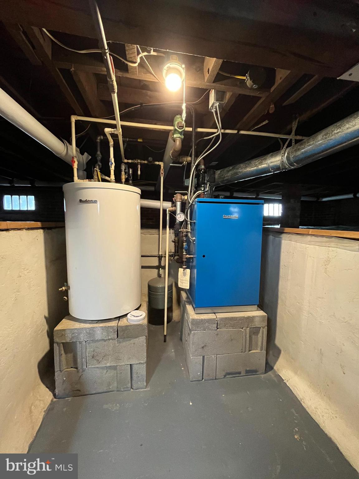 500 Delaware Avenue Delmar, DE 19940 - Photo 23 of 29 a utility room with dryer and washer