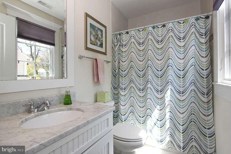 8015 Aberdeen Road Bethesda, MD 20814 - Photo 19 of 30 En suite Bath