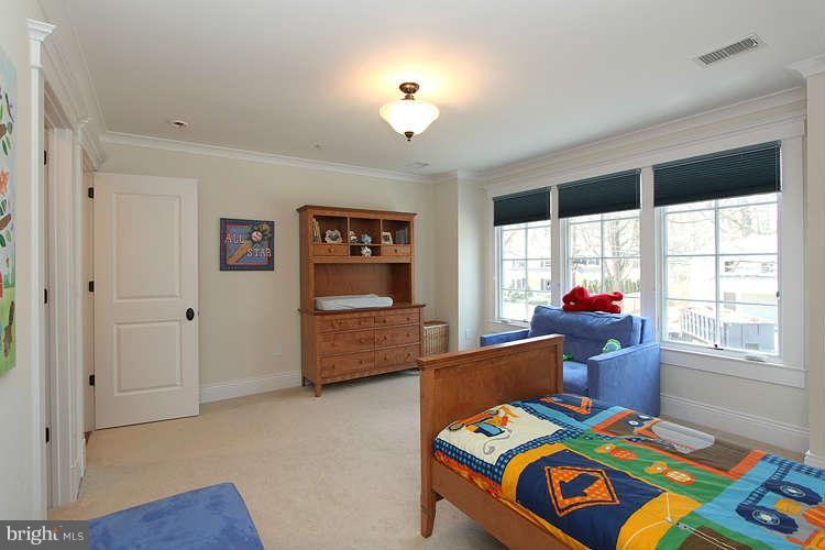 8015 Aberdeen Road Bethesda, MD 20814 - Photo 22 of 30 Bedroom #4 w/walk-in closet