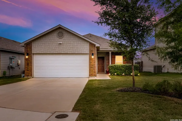 $292,500 | 13011 Heathers Sun, St. Hedwig, TX 78152