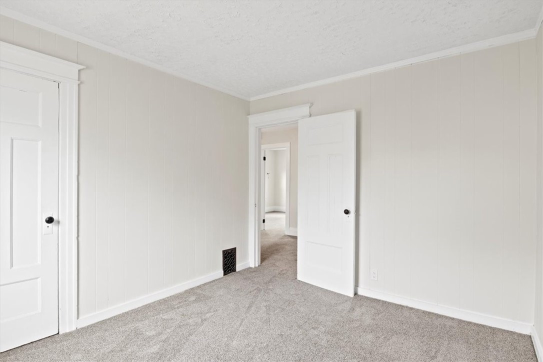 36 Marion Street Rochester, NY 14610 - Photo 16 of 28