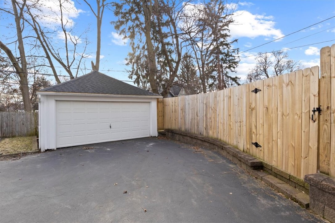 36 Marion Street Rochester, NY 14610 - Photo 24 of 28