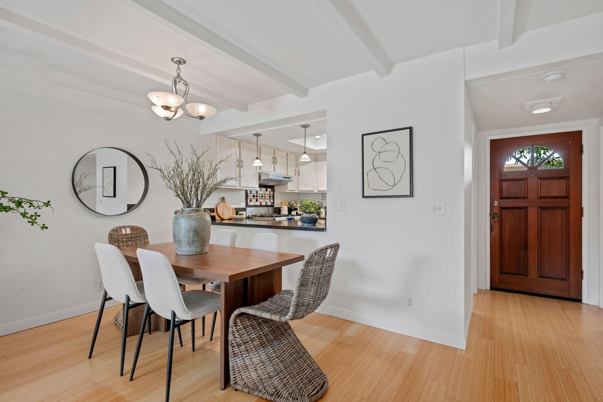 2012 Castillo Street, Unit B Santa Barbara, CA 93105 - Photo 5 of 21 04-Dining
