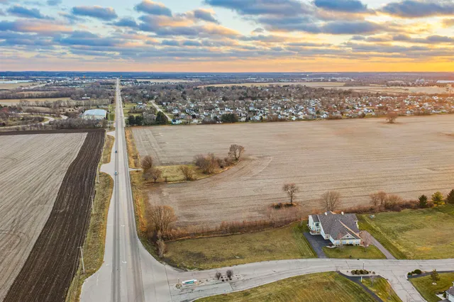 $1,500,000 | 15432 Willowbrook Road, South Beloit, IL 61080