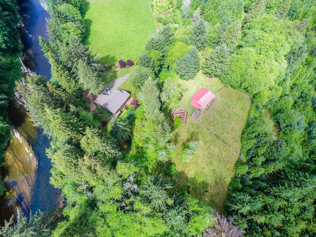 Aerial of 847 Hamer Road