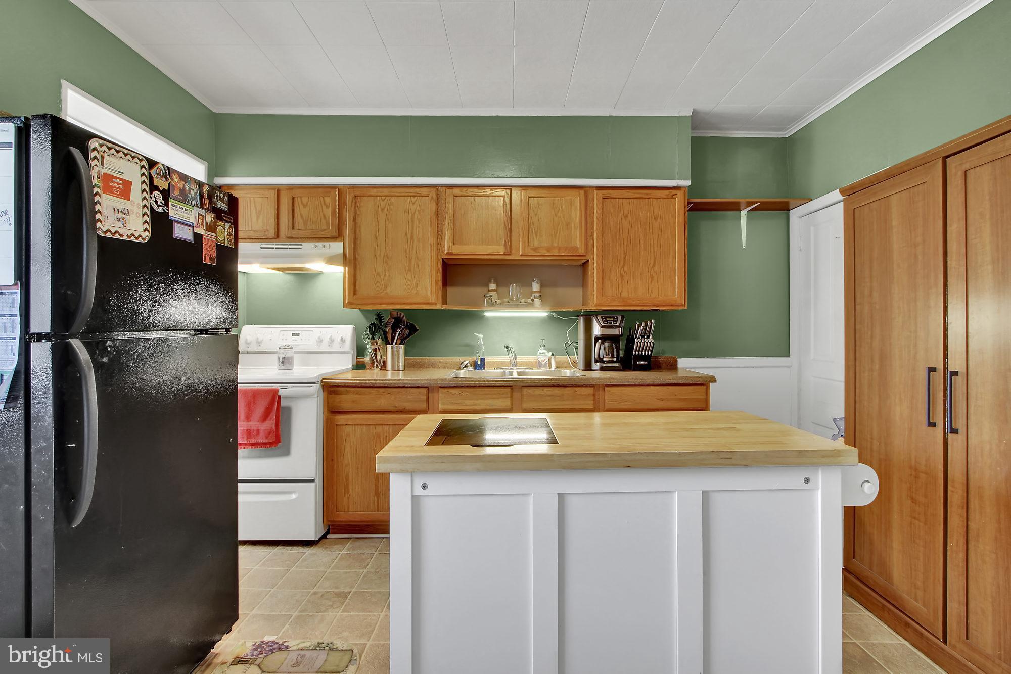 58 South East Street Spring Grove, PA 17362 - Photo 3 of 25 Gallery Image 3