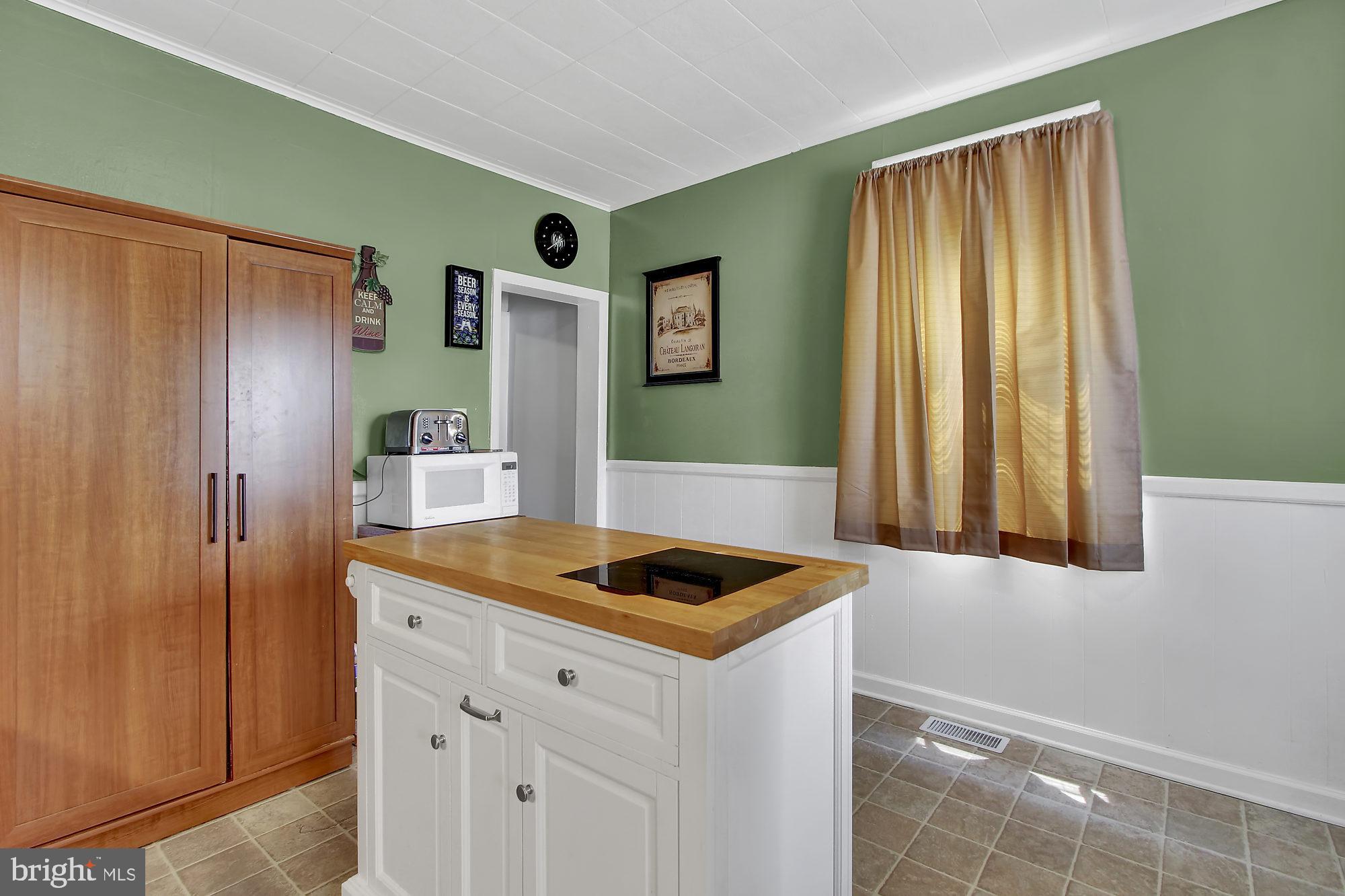 58 South East Street Spring Grove, PA 17362 - Photo 6 of 25 Gallery Image 6