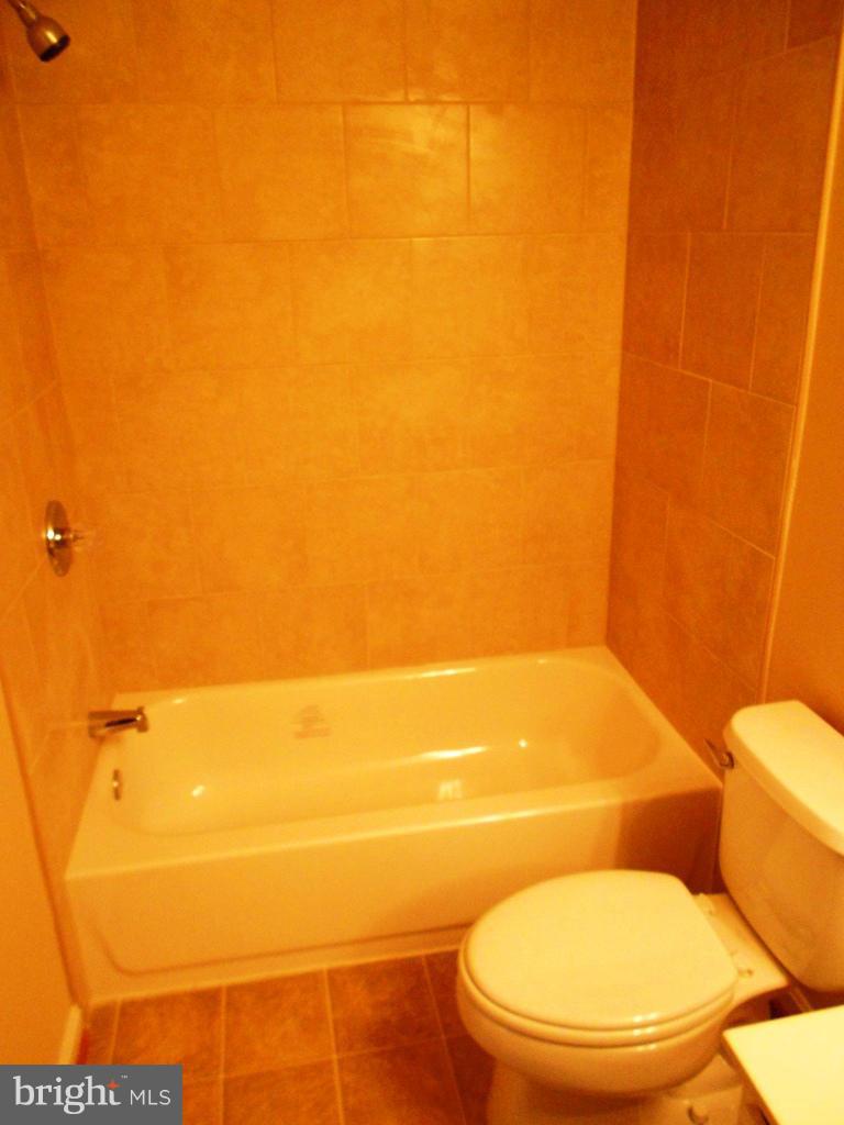 2477 Fox Trot Terrace Reston, VA 20191 - Photo 14 of 24 Bath