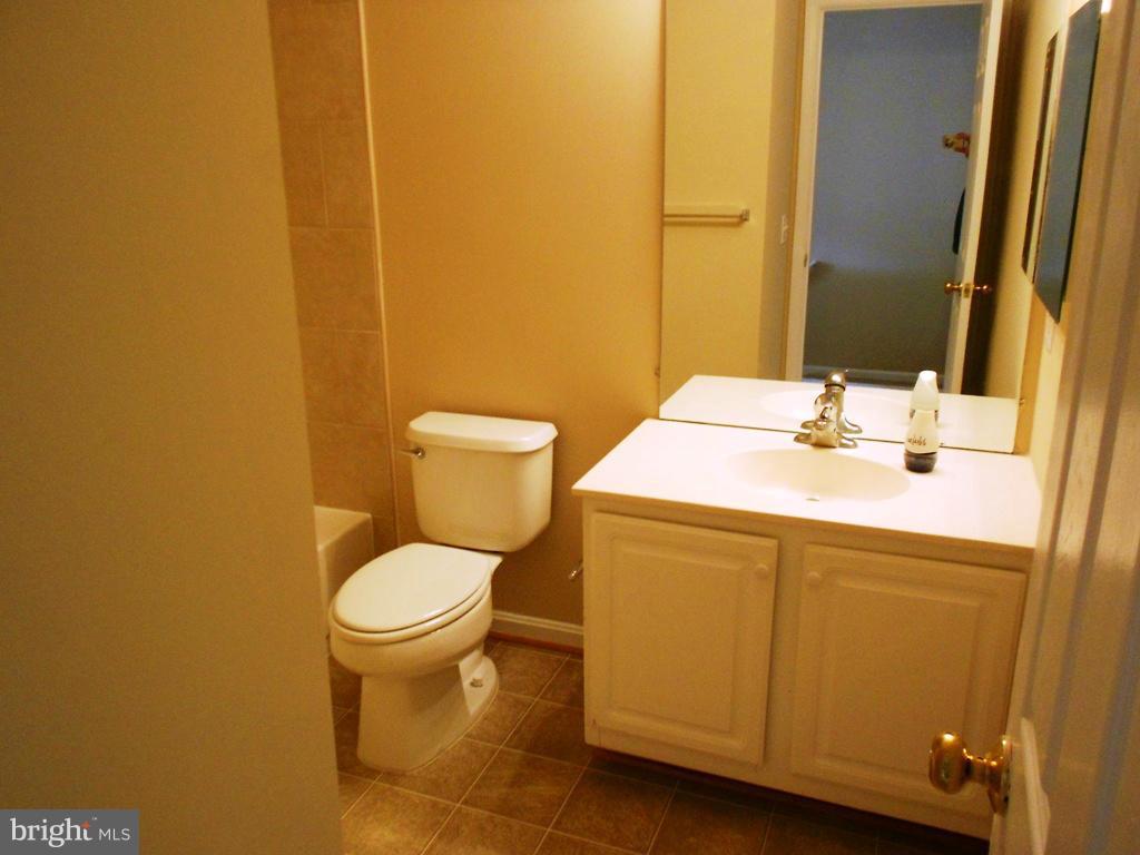2477 Fox Trot Terrace Reston, VA 20191 - Photo 16 of 24 Bath