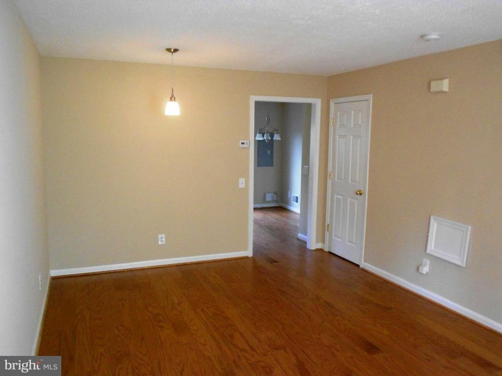 2477 Fox Trot Terrace Reston, VA 20191 - Photo 7 of 24 Living Room