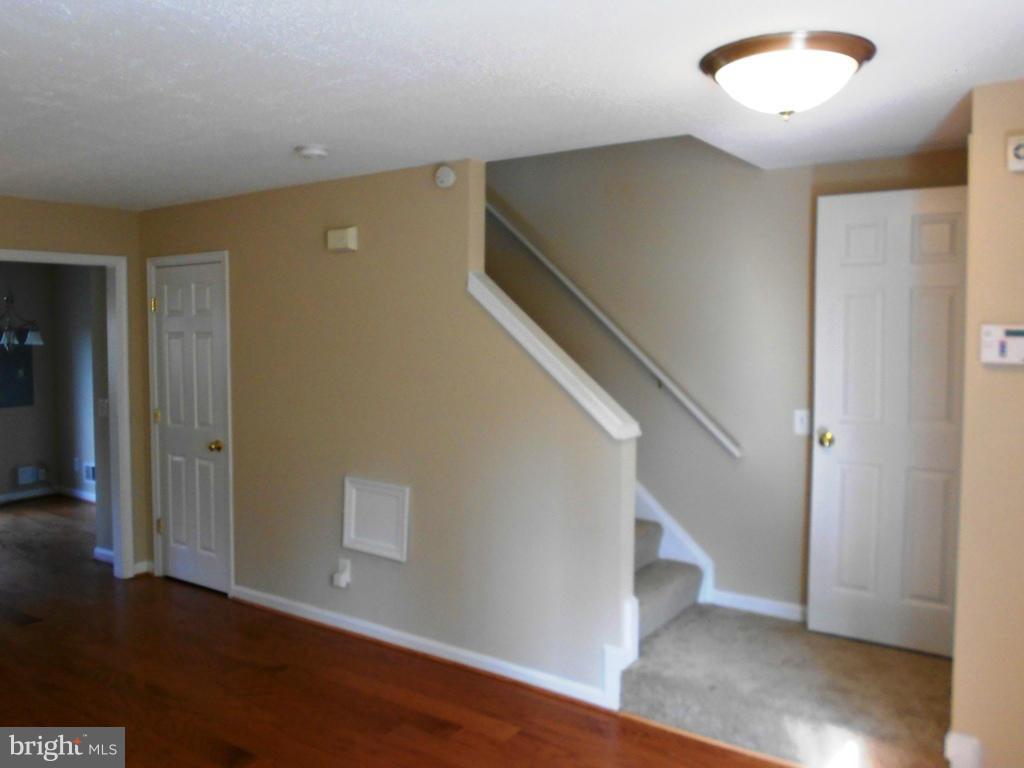 2477 Fox Trot Terrace Reston, VA 20191 - Photo 8 of 24 Living Room