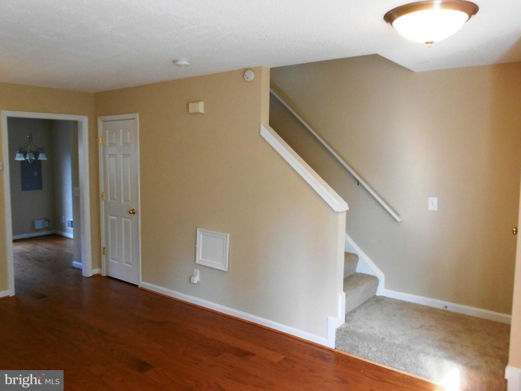 2477 Fox Trot Terrace Reston, VA 20191 - Photo 9 of 24 Living Room