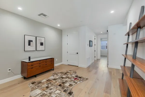 $3,650 | 5151 North 13th Place, Unit 8, Phoenix, AZ 85014