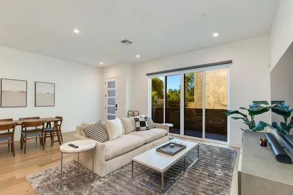 $3,650 | 5151 North 13th Place, Unit 8, Phoenix, AZ 85014