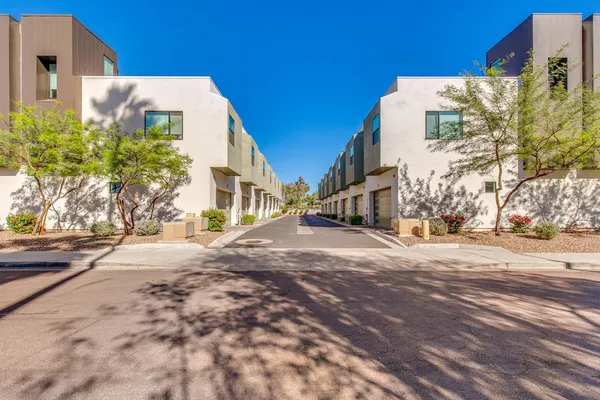$3,650 | 5151 North 13th Place, Unit 8, Phoenix, AZ 85014