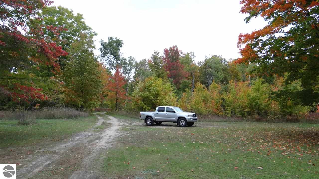 14461 Cinder Road Beulah, MI 49617 - Photo 18 of 20 1777012-17.JPG