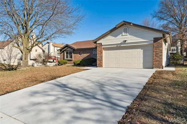 $400,000 | 3705 Dax Lane, Bridgeton, MO 63044