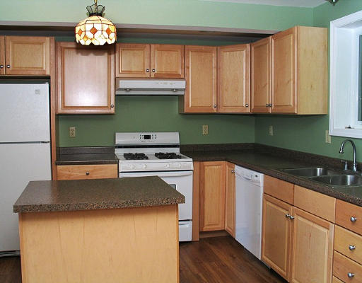 52 Goodrich Road Sturbridge, MA 01566 - Photo 8 of 12