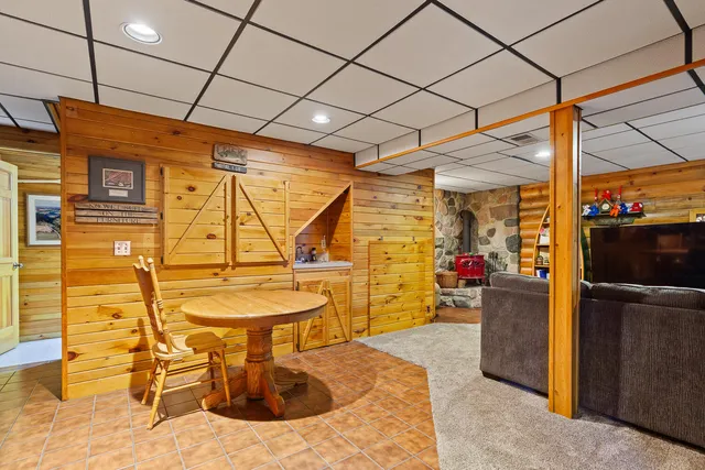 $625,000 | 14601 Brookhurst Drive, Cement City, MI 49233