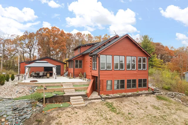 $625,000 | 14601 Brookhurst Drive, Cement City, MI 49233