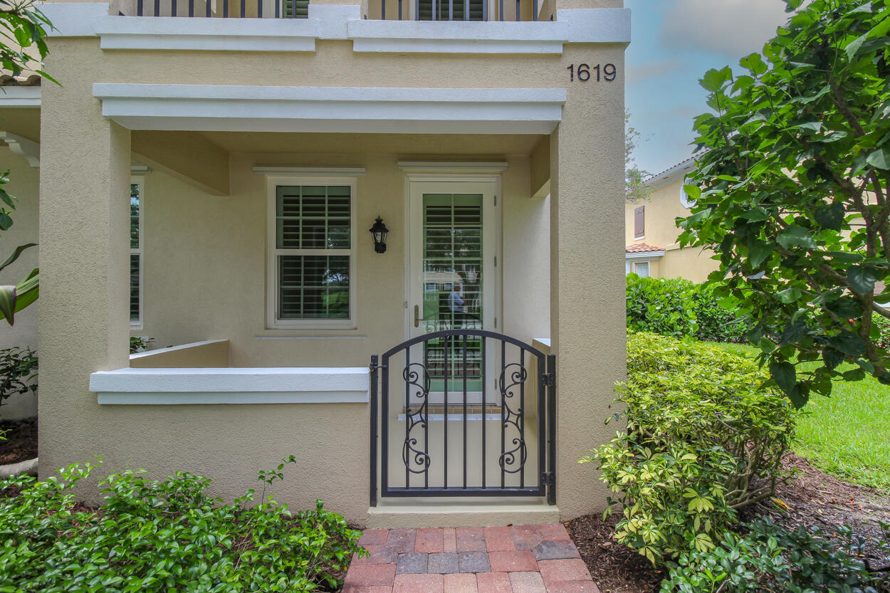 1619 Frederick Small Road Jupiter, FL 33458 - Photo 5 of 57 IMG_9817-Edit