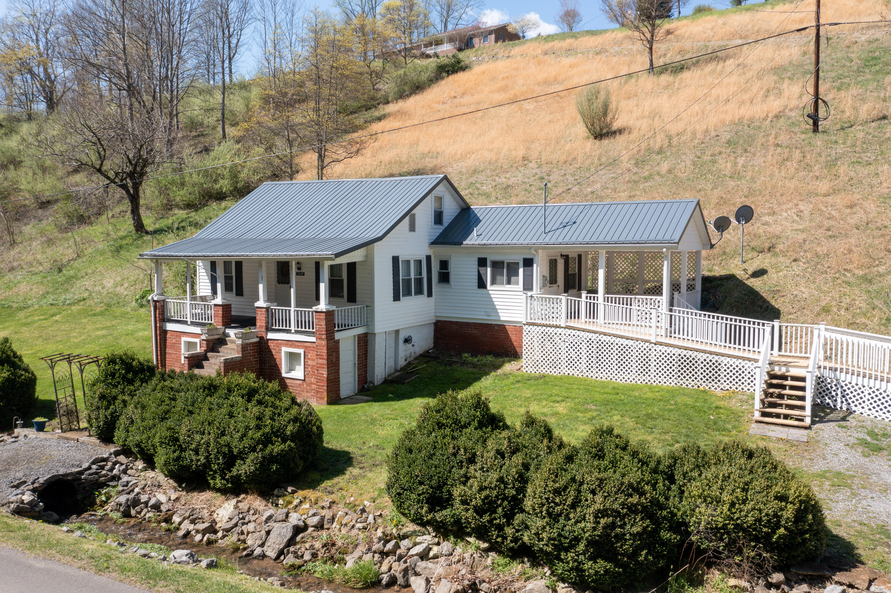 1549 Snowflake Road Nickelsville, VA 24271 - Photo 1 of 32 Snowflake-76