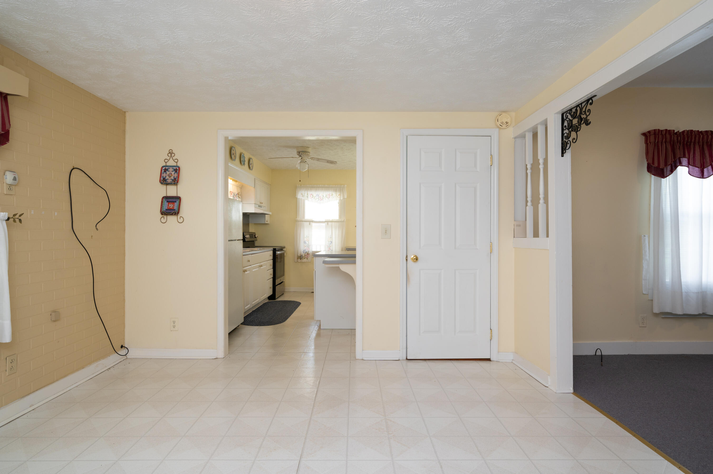 1549 Snowflake Road Nickelsville, VA 24271 - Photo 11 of 32 Snowflake-56