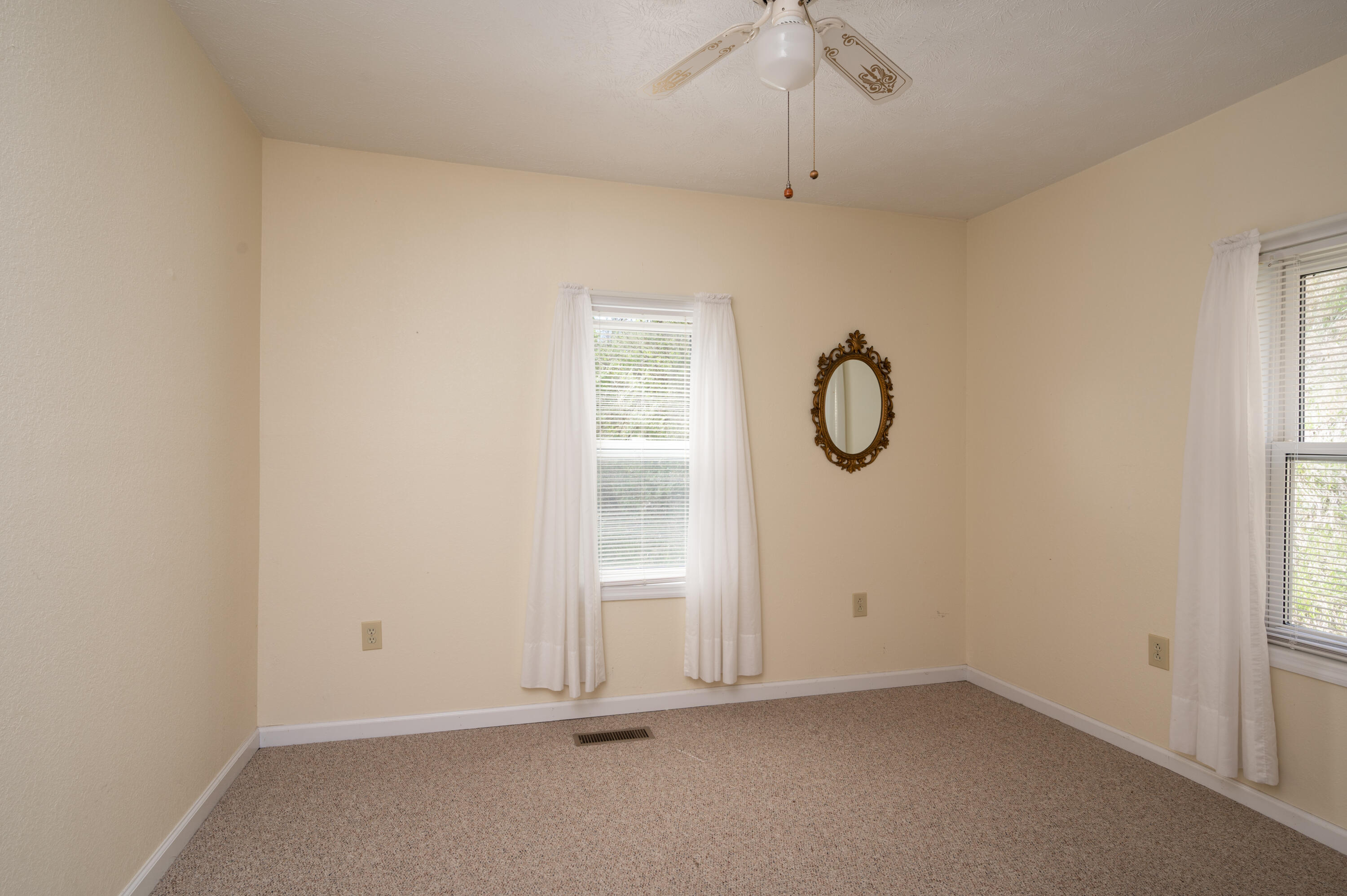 1549 Snowflake Road Nickelsville, VA 24271 - Photo 21 of 32 Snowflake-66