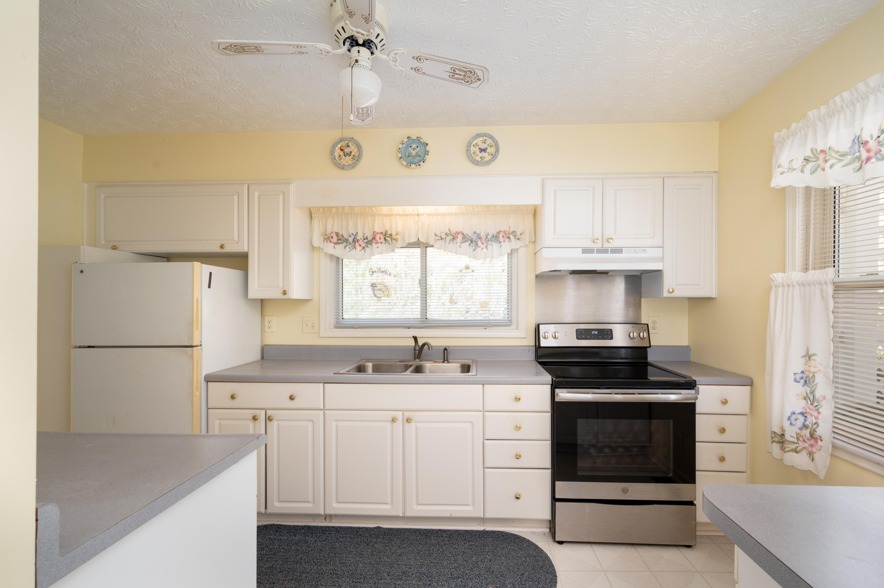 1549 Snowflake Road Nickelsville, VA 24271 - Photo 5 of 32 Snowflake-52