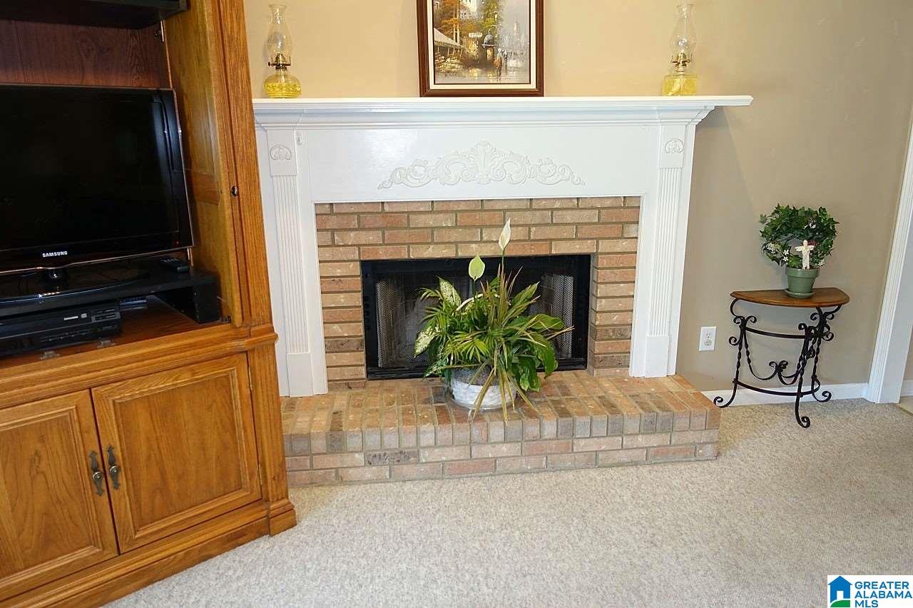 412 Milgray East Calera, AL 35040 - Photo 4 of 27
