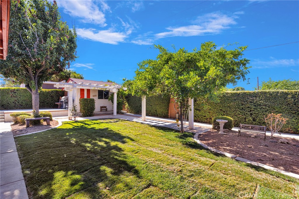 14185 Cuyamaca Road Apple Valley, CA 92307 - Photo 35 of 48