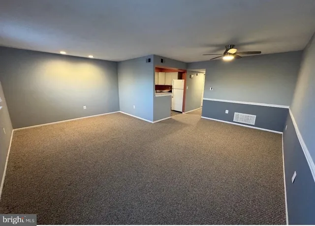 $1,750 | 513 Corinthian Avenue, Essington, PA 19029