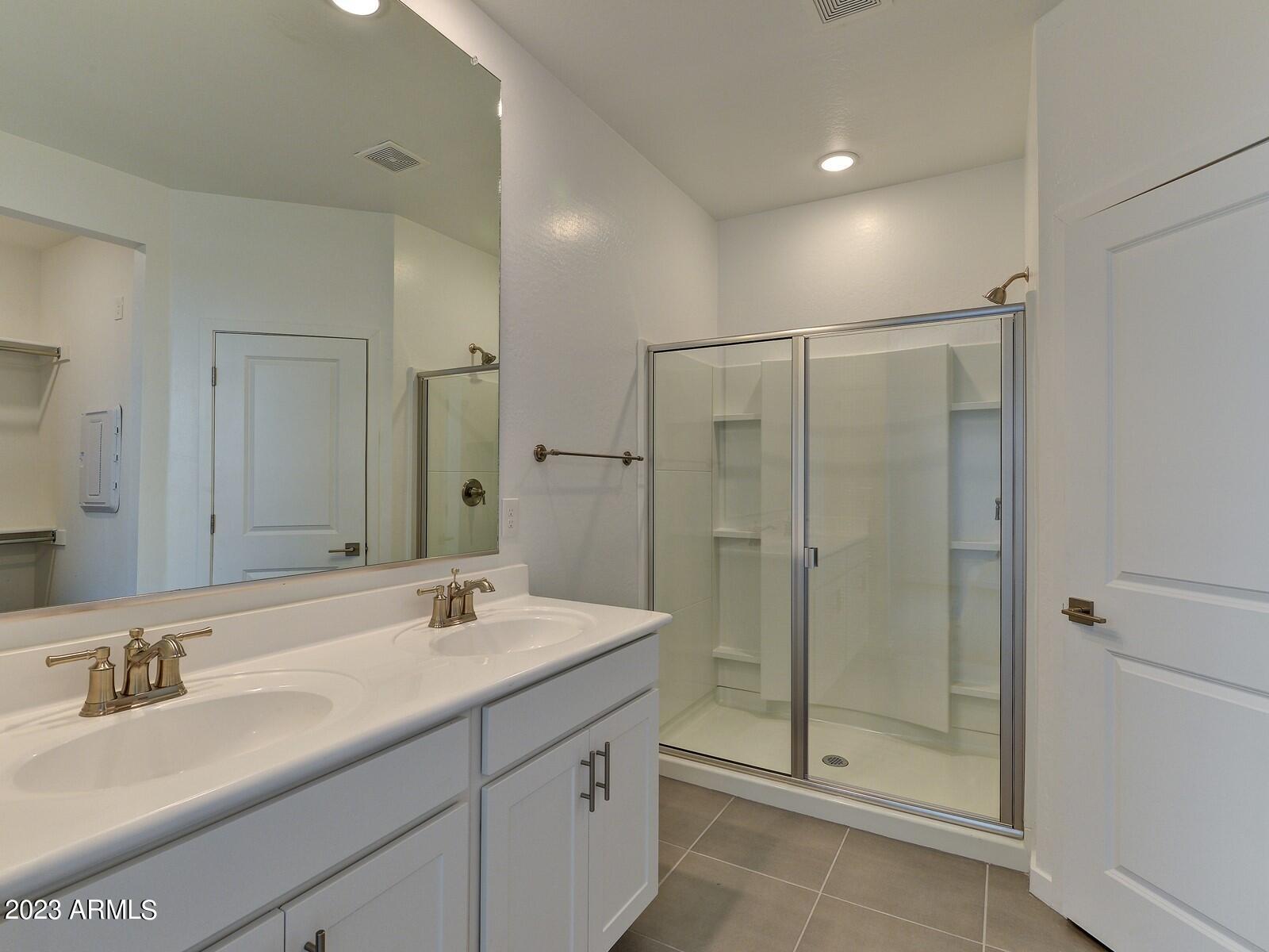 21825 North Rummler Lane Maricopa, AZ 85138 - Photo 14 of 24 014_Primary Bathroom