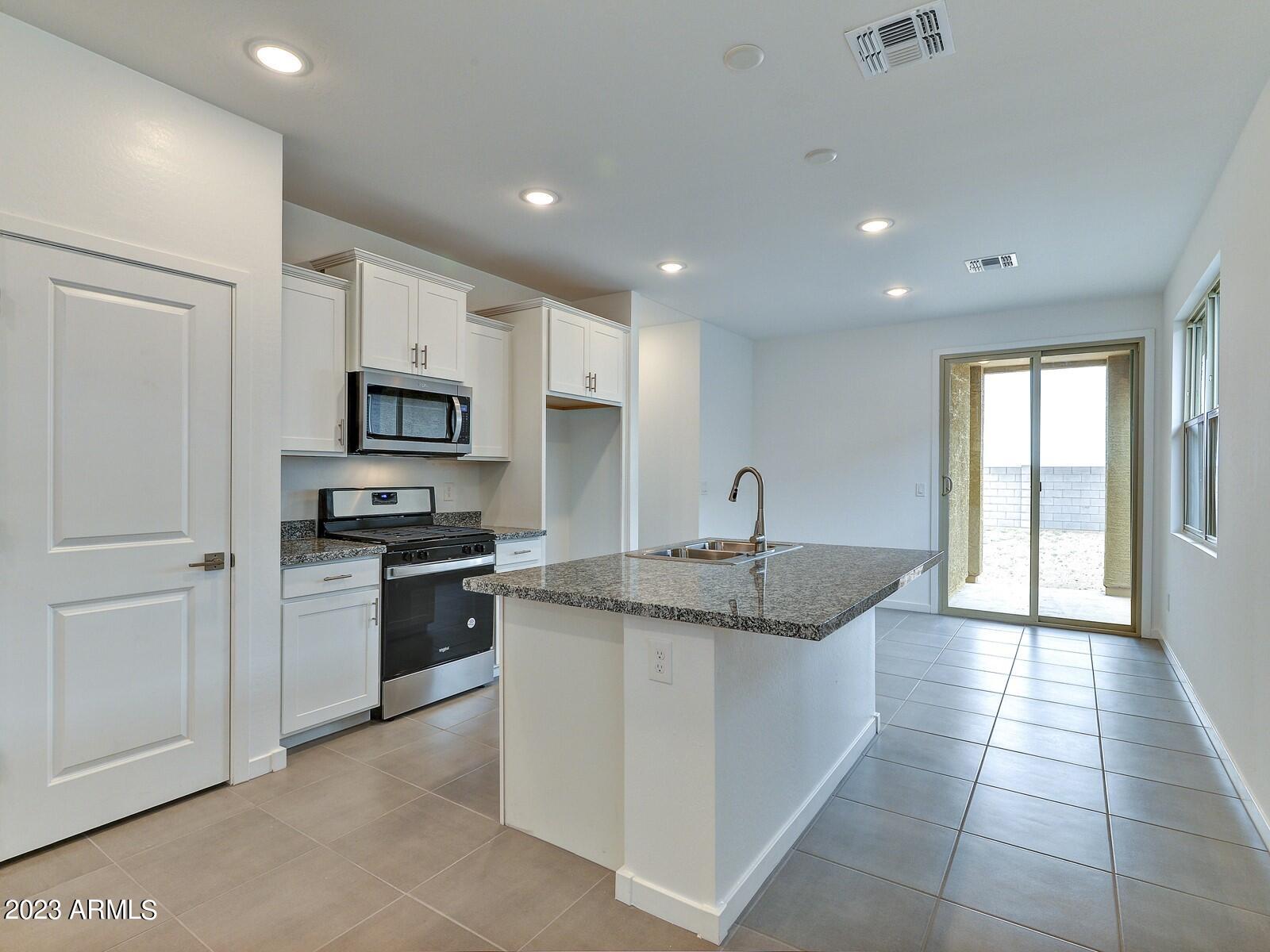 21825 North Rummler Lane Maricopa, AZ 85138 - Photo 6 of 24 006_Kitchen