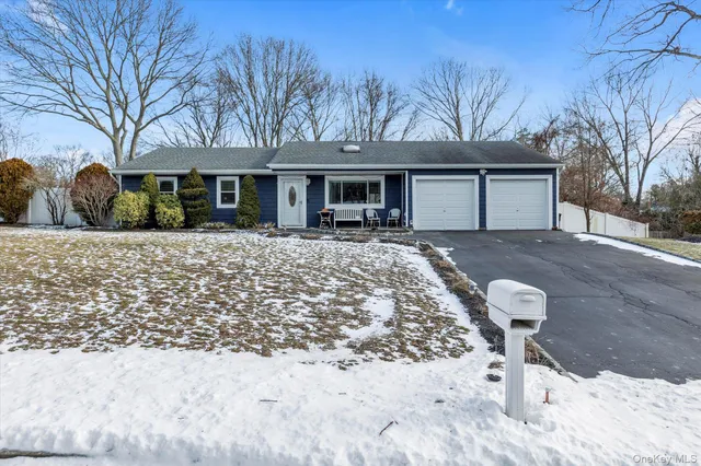 $4,300 | 28 Pagnotta Drive, Port Jefferson Station, NY 11776