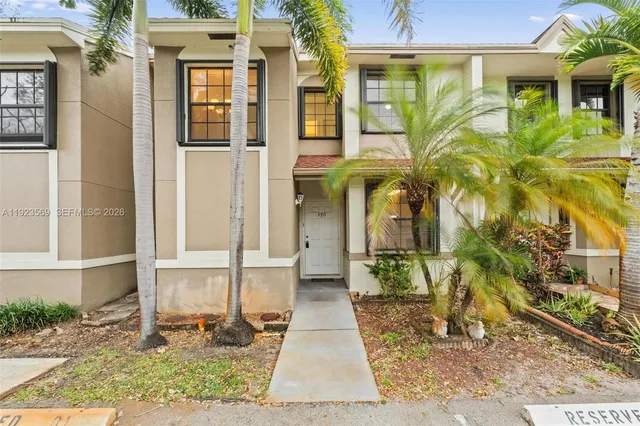 $2,850 | 390 City View Drive, Unit 390, Fort Lauderdale, FL 33311