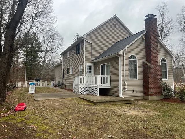 $4,000 | 1565 West Street, Wrentham, MA 02093