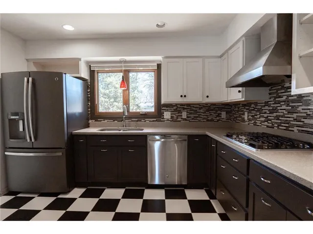 $2,900 | 7740 Arlington Avenue North, Brooklyn Park, MN 55443