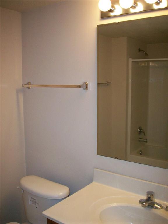 8424 Hague Road, Unit 11 Indianapolis, IN 46256 - Photo 11 of 15 Gallery Image 11