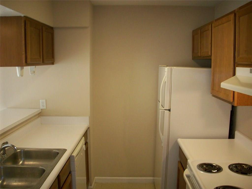 8424 Hague Road, Unit 11 Indianapolis, IN 46256 - Photo 5 of 15 Gallery Image 5