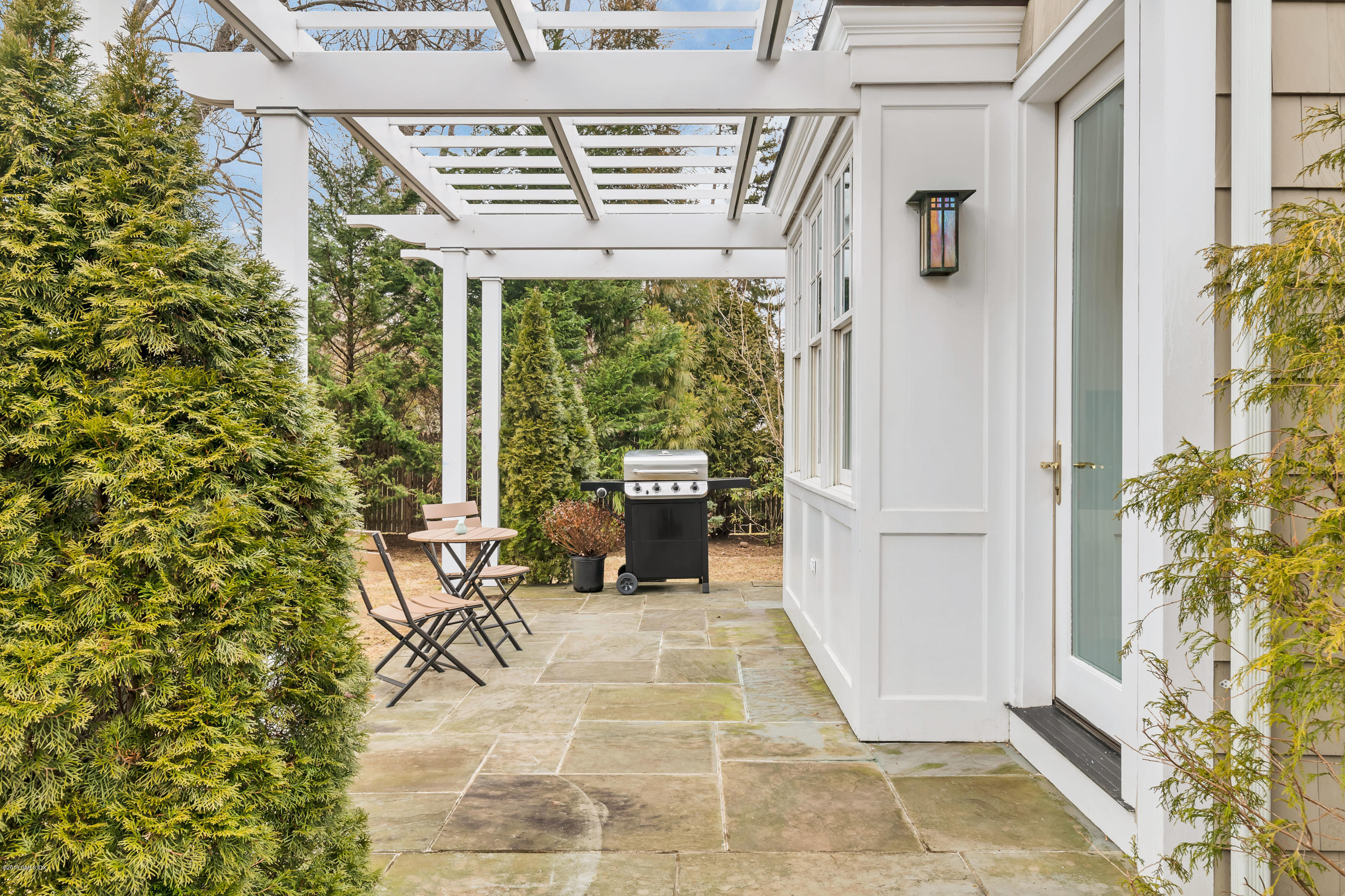 2 Spruce Street Riverside, CT 06878 - Photo 4 of 25 2 Spruce_1DC6753